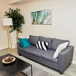 Deluxe And Cozy Two Bedroom With 1 Bathroom And Open Balcony